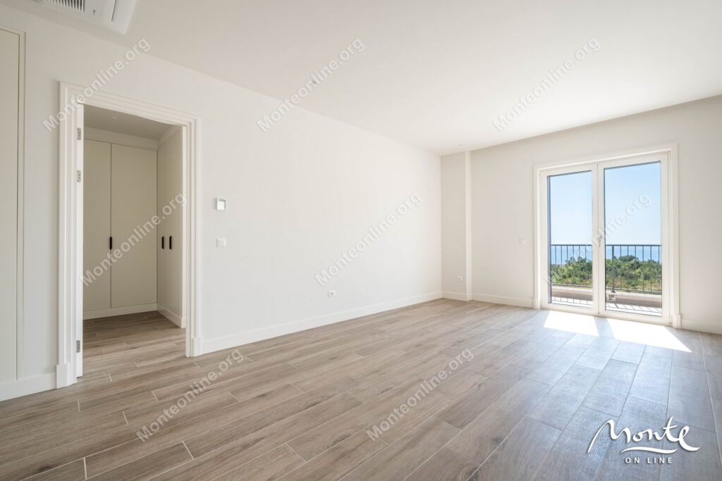 elegantnaya kvartira s 2 spalnyami i vidom na more v lustica bay centrale 04