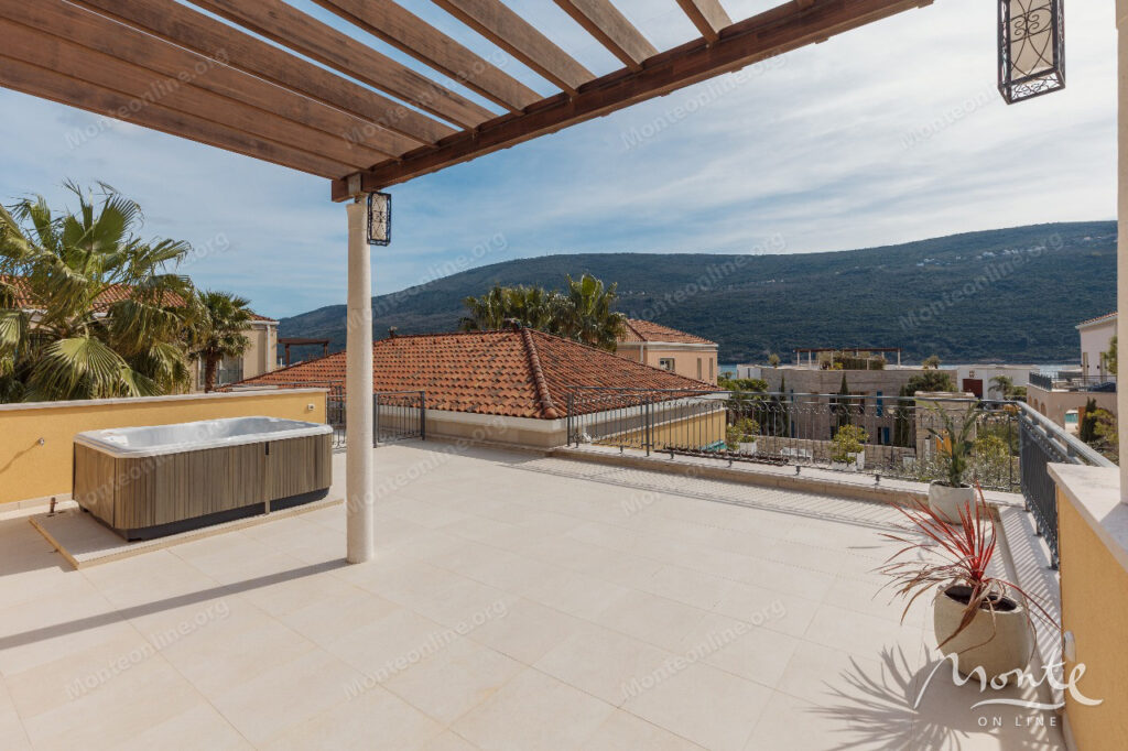 elitnaya villa s vidom na boka kotorskij zaliv v portonovi herczeg novi 04