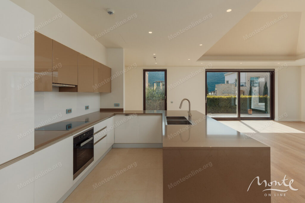 elitnaya villa s vidom na boka kotorskij zaliv v portonovi herczeg novi 11