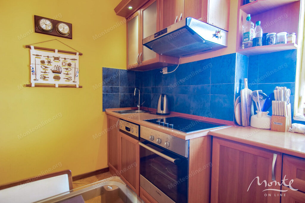 kvartira s 2 spalnyami v 20 metrah ot morya s panoramnym vidom dzhenovichi 11