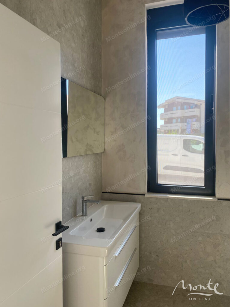 novyj sovremennyj dom s bassejnom i vidom na more v bare 21