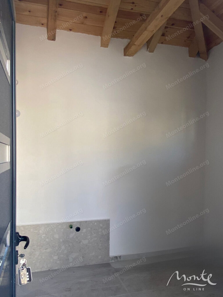 novyj sovremennyj dom s bassejnom i vidom na more v bare 25