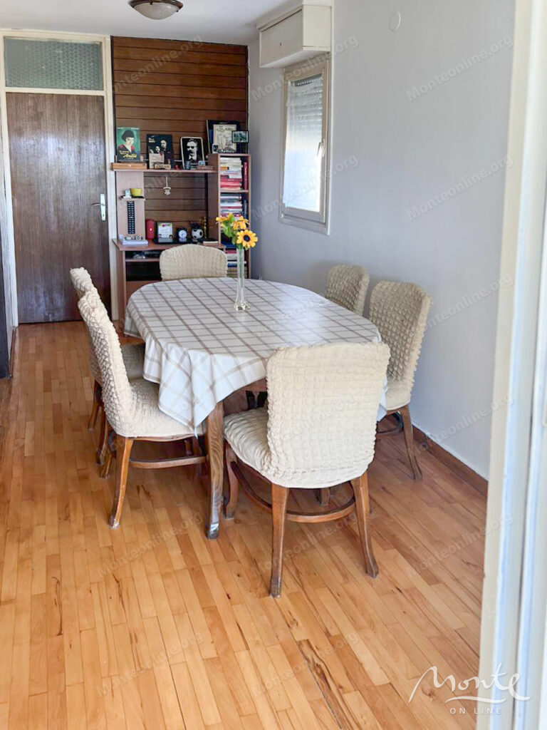 prostornaya kvartira s 2 spalnyami i 2 terrasami v zelyonom rajone podgoriczy 07