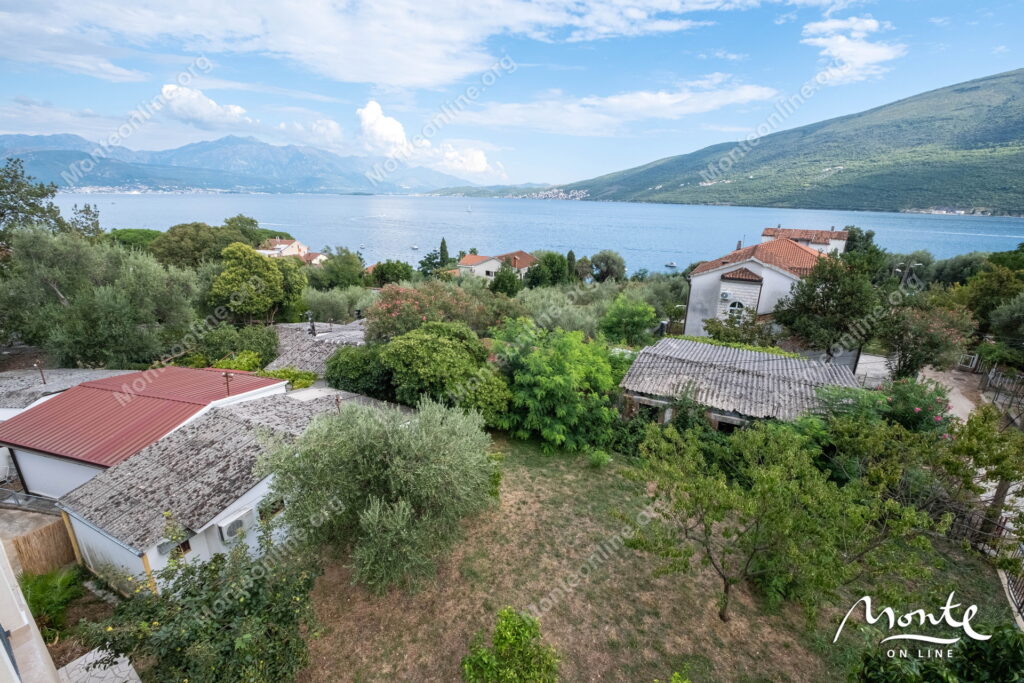 prostornyj dom s potryasayushhim panoramnym vidom v dzhenovichi 38