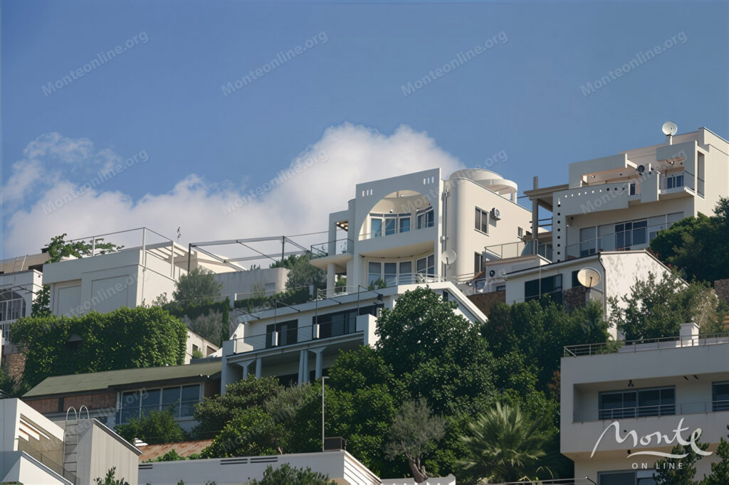 Prostrana kuća na tri nivoa sa bazenom i pogledom na more u Ulczynu 19