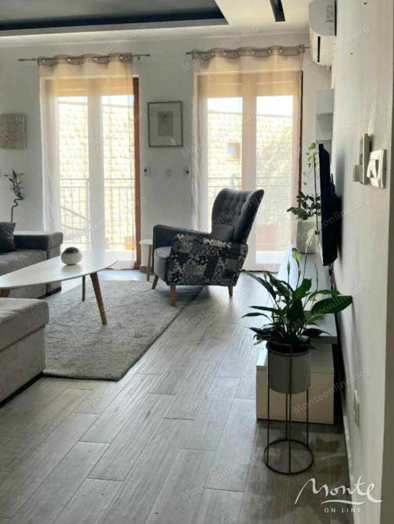 sovremennaya kvartira s 1 spalnej v zhilom komplekse s bassejnom v petrovacz 03