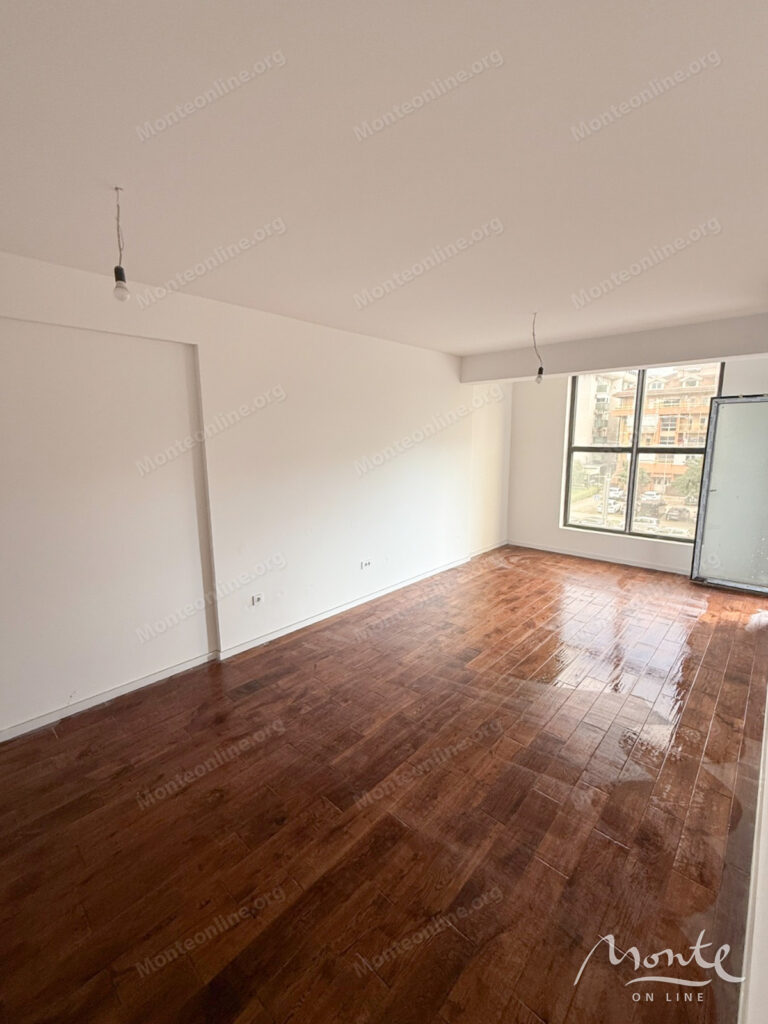 sovremennaya kvartira s 2 spalnyami i parkovkoj v novom zhilom komplekse podgoricza 02