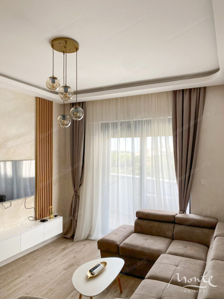 stilnaya kvartira s 1 spalnej v bechichi s vidom na more i parkovkoj 02