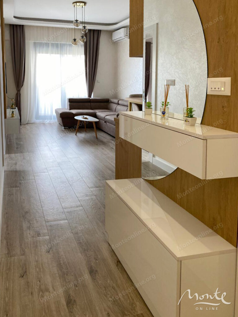 stilnaya kvartira s 1 spalnej v bechichi s vidom na more i parkovkoj 03