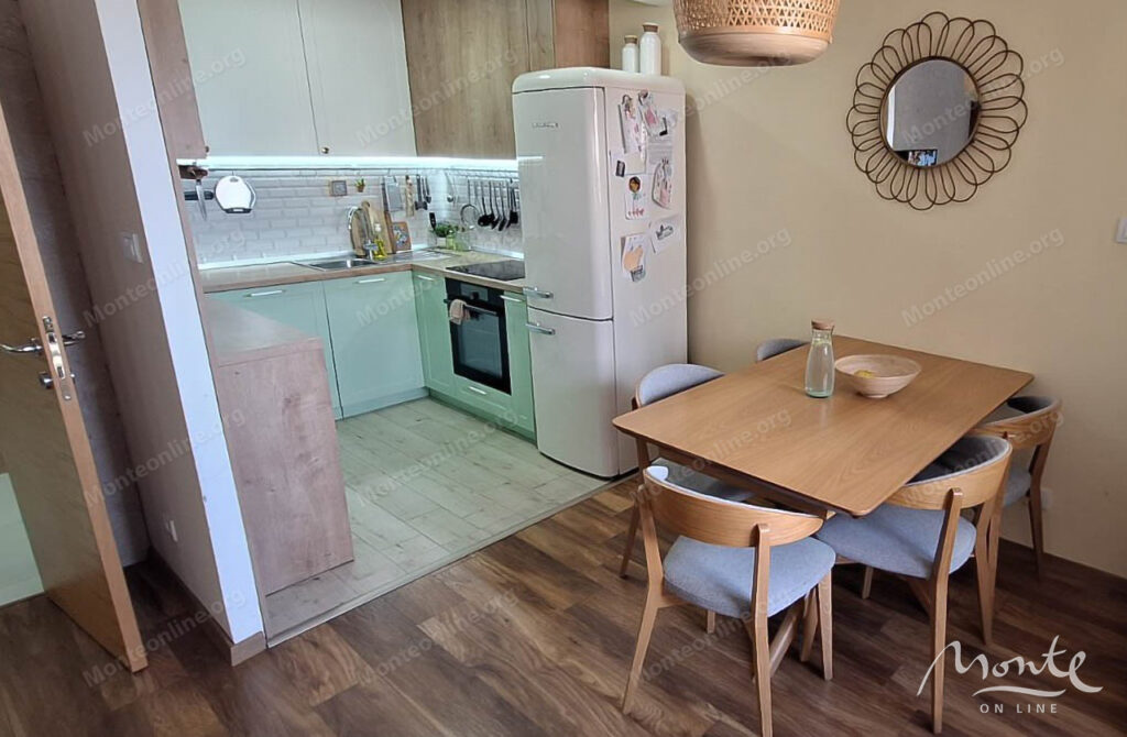 svetlaya kvartira dlya semi s 3 spalnyami v czentre podgoriczy 07