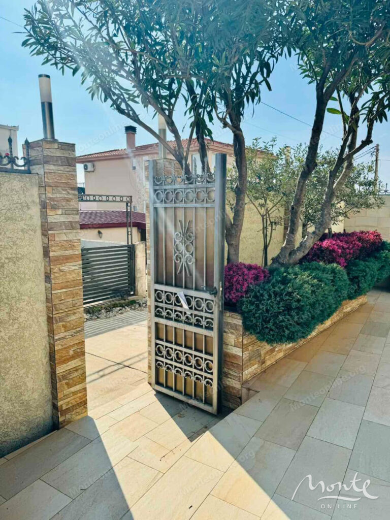 unikalnyj dom s bassejnom i vidom na more v zhivopisnoj dubrave 05