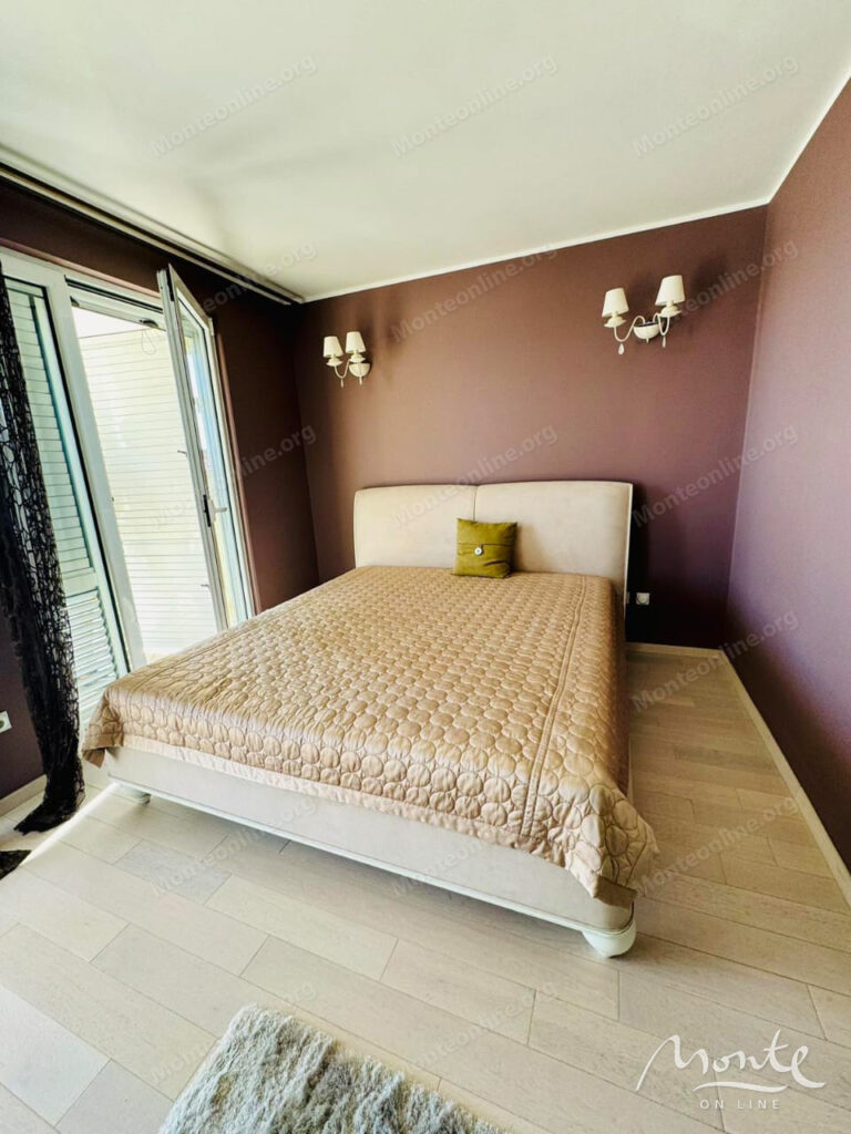 unikalnyj dom s bassejnom i vidom na more v zhivopisnoj dubrave 07