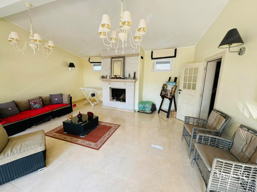 unikalnyj dom s bassejnom i vidom na more v zhivopisnoj dubrave 24