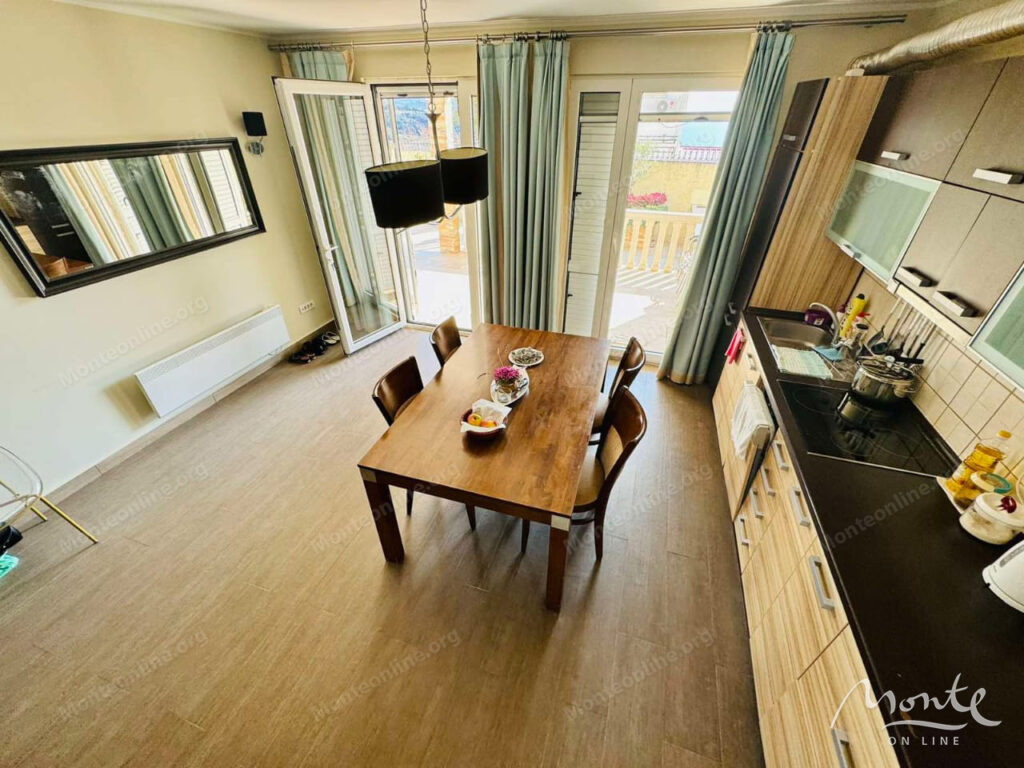 unikalnyj dom s bassejnom i vidom na more v zhivopisnoj dubrave 29