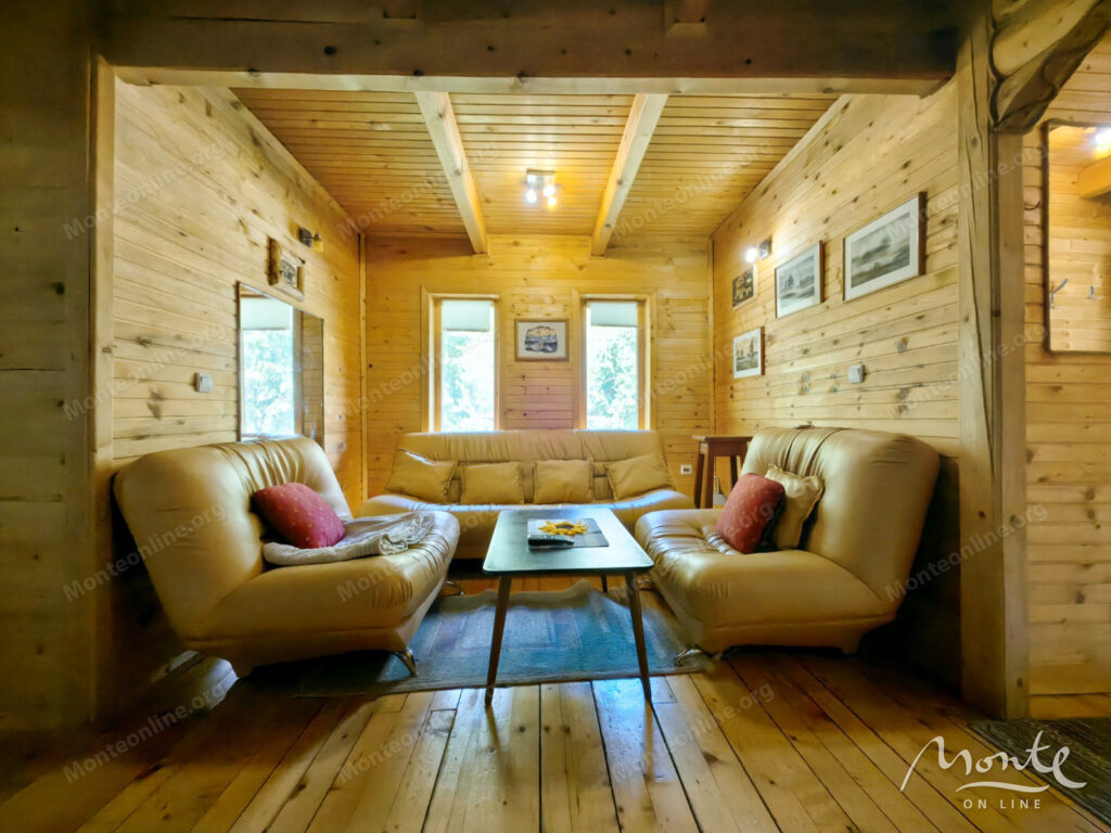 unikalnyj kompleks iz dvuh domov s garazhom i zonoj otdyha u reki kolashin 10