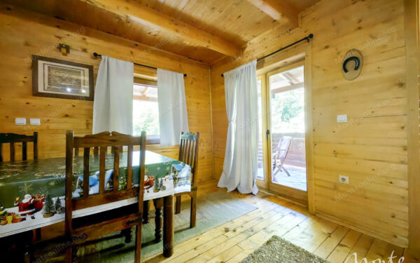 unikalnyj kompleks iz dvuh domov s garazhom i zonoj otdyha u reki kolashin 12