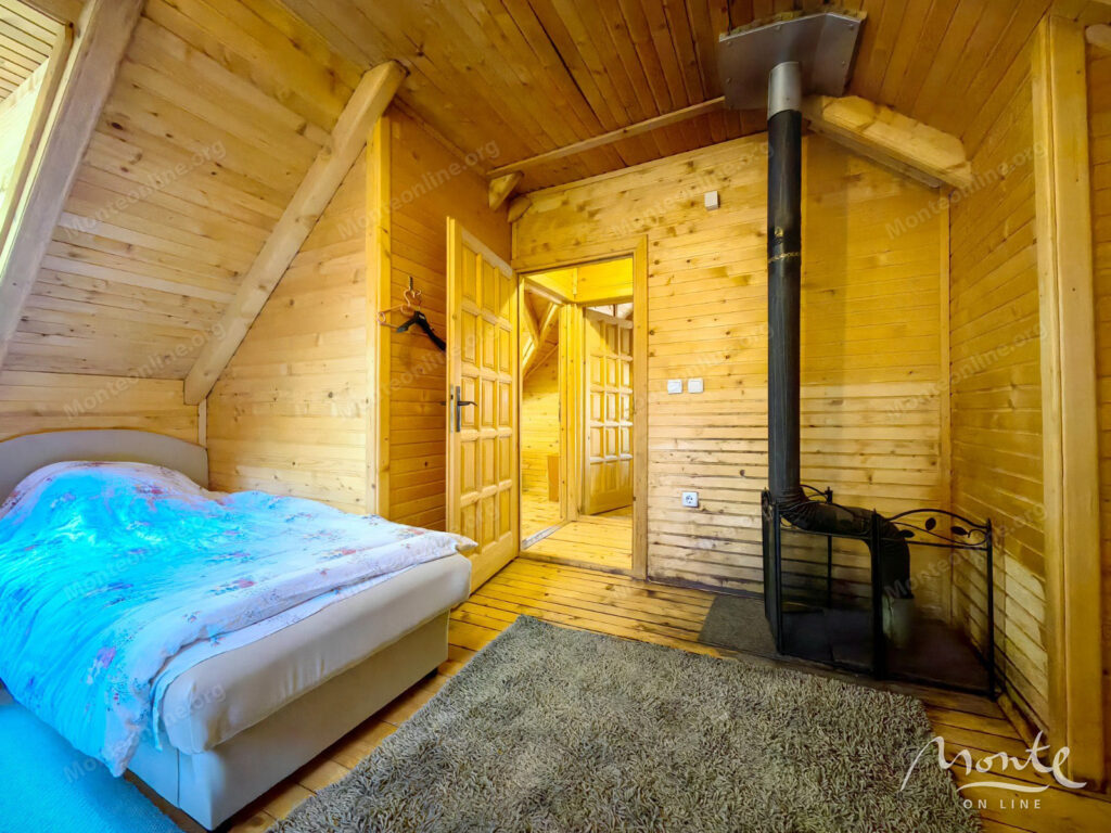 unikalnyj kompleks iz dvuh domov s garazhom i zonoj otdyha u reki kolashin 16