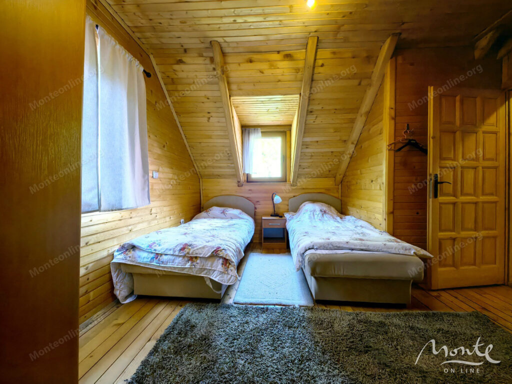 unikalnyj kompleks iz dvuh domov s garazhom i zonoj otdyha u reki kolashin 18