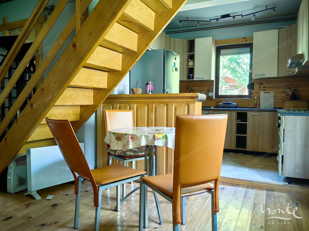 unikalnyj kompleks iz dvuh domov s garazhom i zonoj otdyha u reki kolashin 22