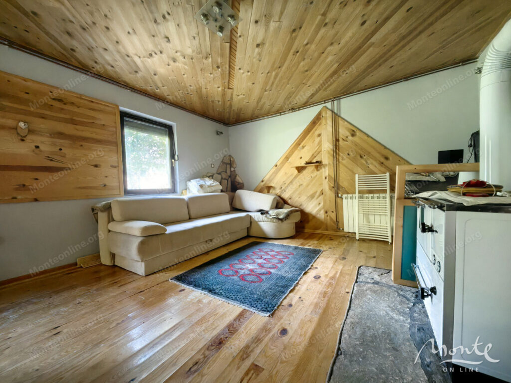 unikalnyj kompleks iz dvuh domov s garazhom i zonoj otdyha u reki kolashin 27