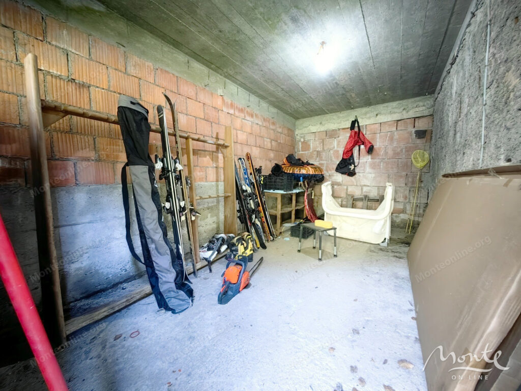 unikalnyj kompleks iz dvuh domov s garazhom i zonoj otdyha u reki kolashin 33