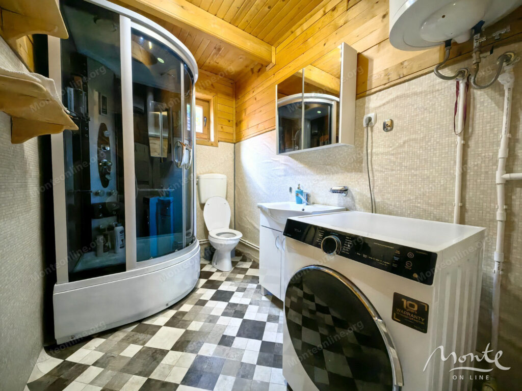 unikalnyj kompleks iz dvuh domov s garazhom i zonoj otdyha u reki kolashin 34