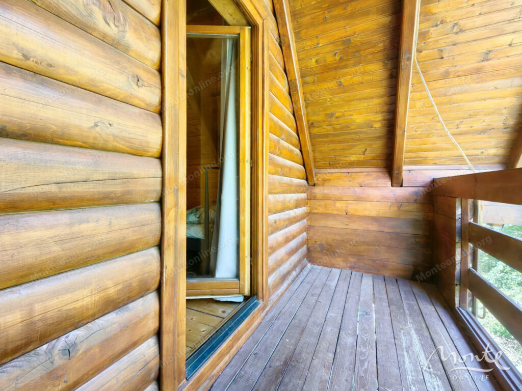 unikalnyj kompleks iz dvuh domov s garazhom i zonoj otdyha u reki kolashin 38