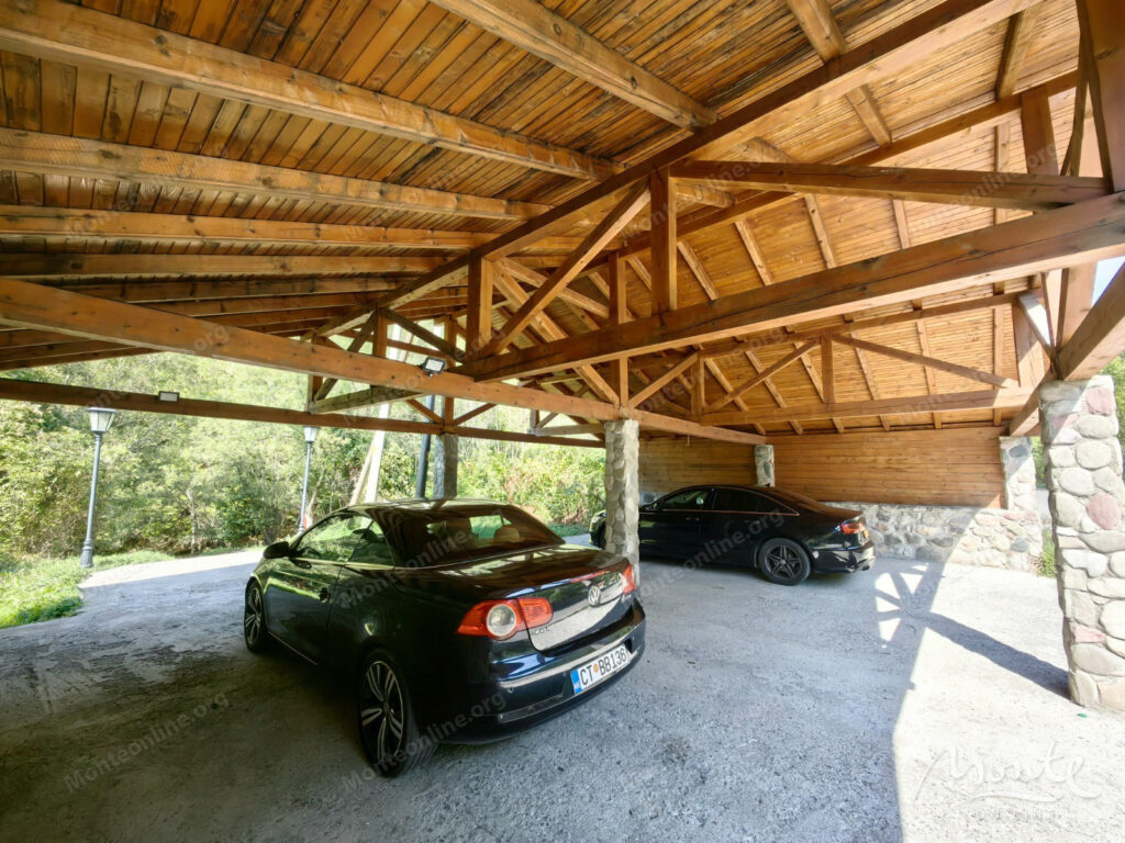 unikalnyj kompleks iz dvuh domov s garazhom i zonoj otdyha u reki kolashin 48