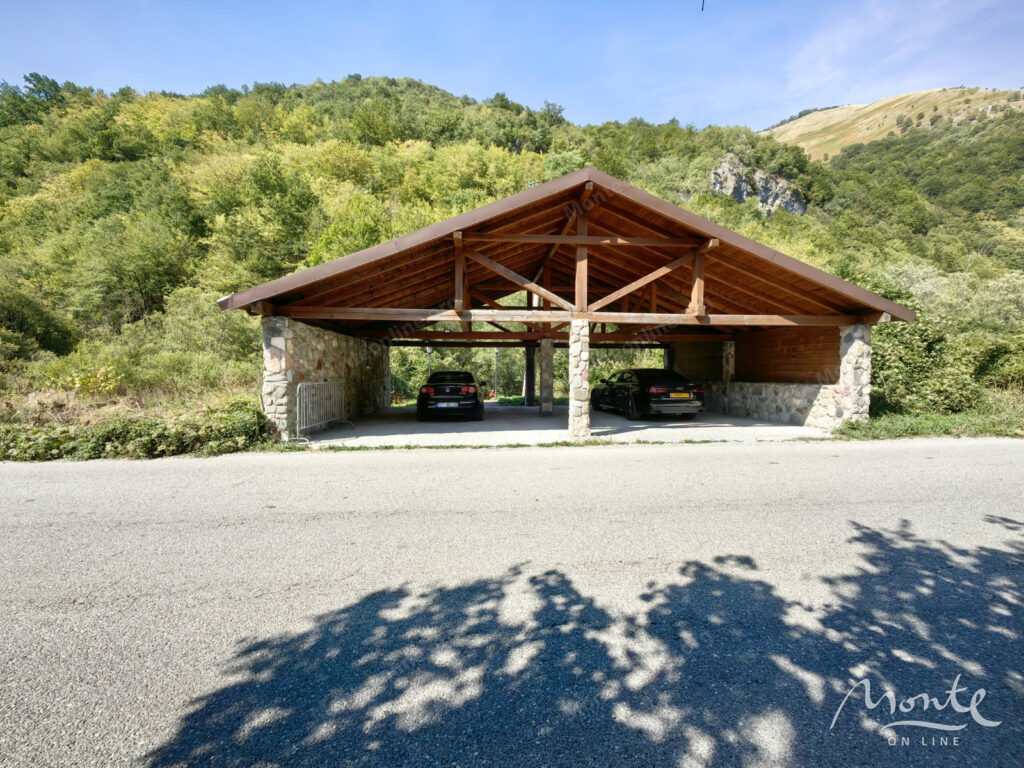 unikalnyj kompleks iz dvuh domov s garazhom i zonoj otdyha u reki kolashin 49