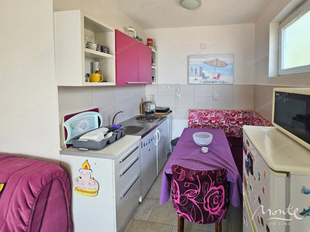 uyutnaya kvartira s 1 spalnej v 40 metrah ot morya v dzhenovichi herczeg novi 06