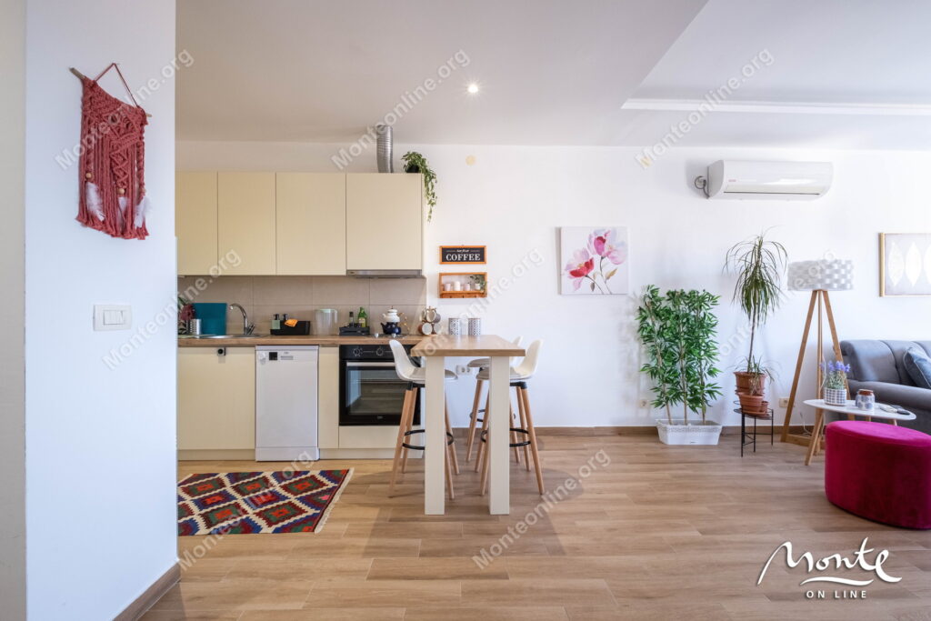 uyutnaya kvartira s 1 spalnej v czentre tivata 10