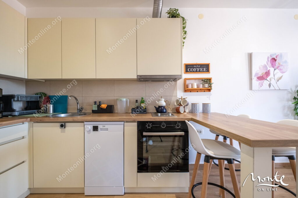 uyutnaya kvartira s 1 spalnej v czentre tivata 12