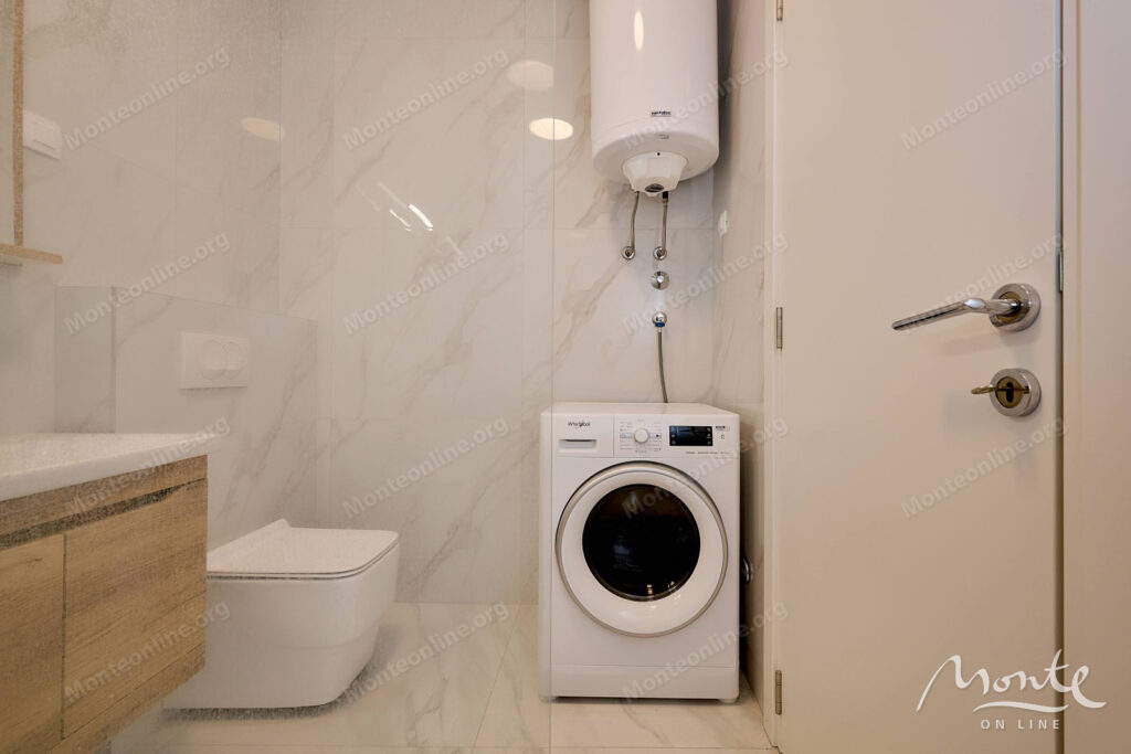 uyutnaya kvartira s 2 spalnyami i panoramnym vidom na more v rafailovichi 28