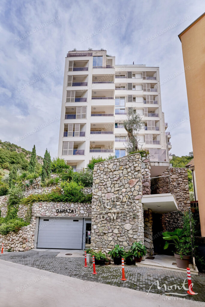 uyutnaya kvartira s 2 spalnyami i panoramnym vidom na more v rafailovichi 33