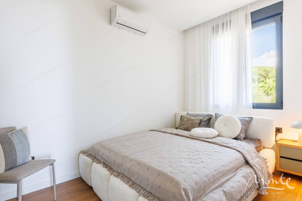 sovremennaya villa s bassejnom i vidom na more v krimovicze budva 12