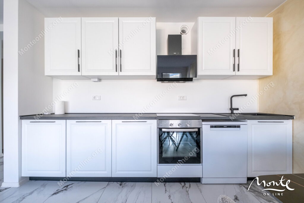 sovremennye taunhausy u morya na poluostrove lushticza 11