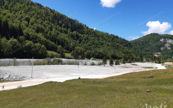 uchastok ryadom s gornolyzhnym czentrom kolashin 1600 01