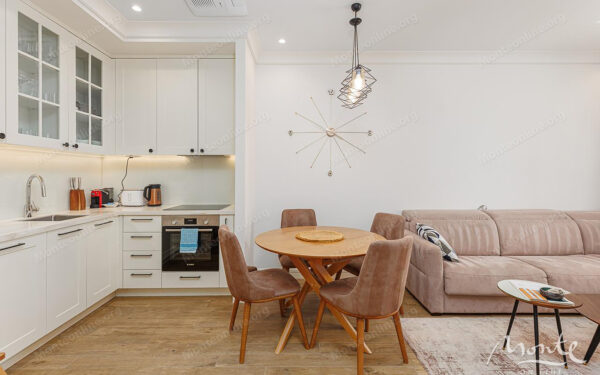 unikalnaya kvartira s 1 spalnej i dvorikom v lustica bay centrale 04