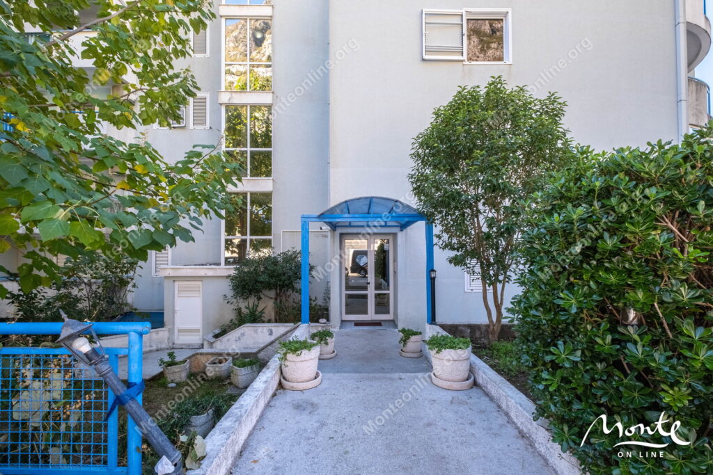 Apartament 2sp Dobrota 32