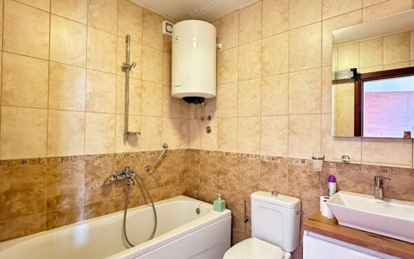 komfortnaya kvartira s 2 spalnyami terrasoj i vidom na more v bechichi 08