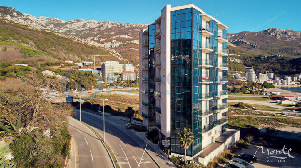 kvartira s 2 spalnyami na pervoj linii s vidom na more v bechichi 08