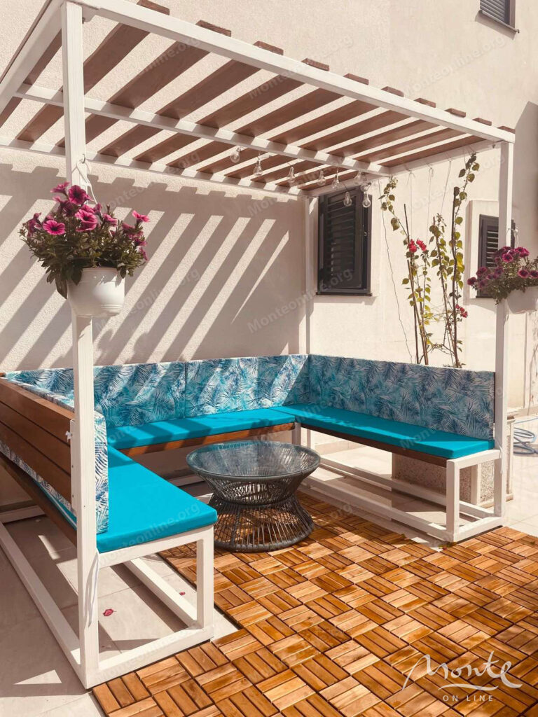 kvartira s 2 spalnyami u morya s parkingom i privatnym prichalom v dzhurashevichi tivat 11