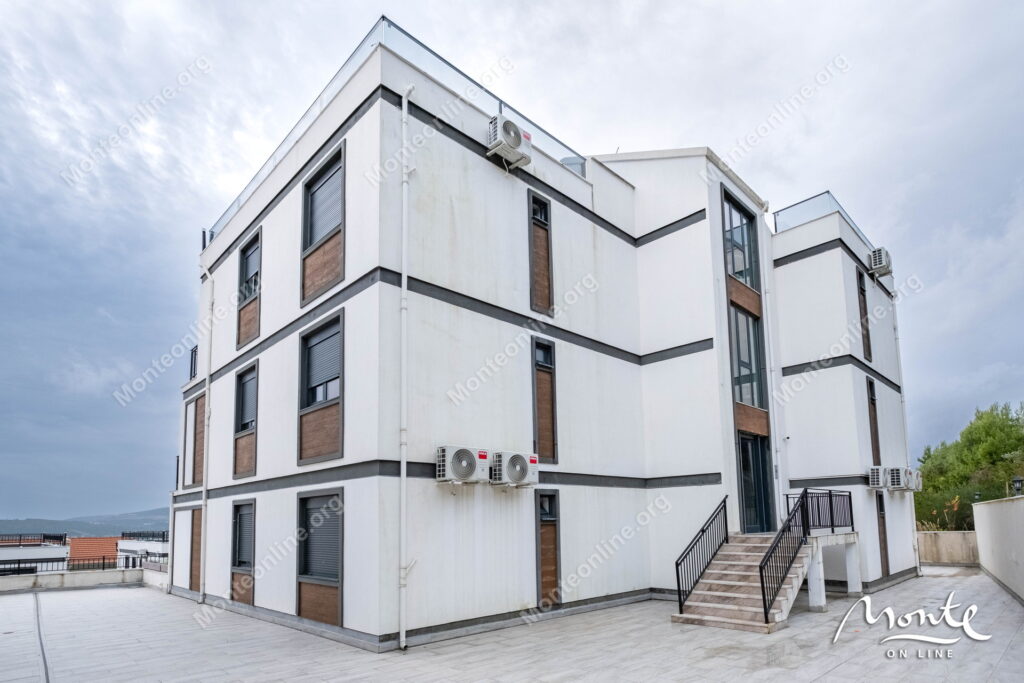 kvartira s 2 spalnyami v tivate rajon kava terrasa more i bassejn 30