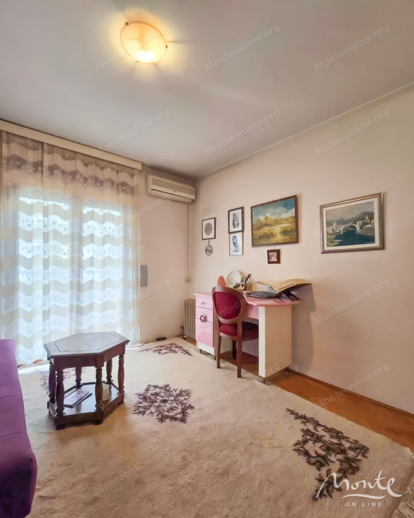 meblirovannaya kvartira s 3 spalnyami i 2 terrasami v momishichi podgoricza 04