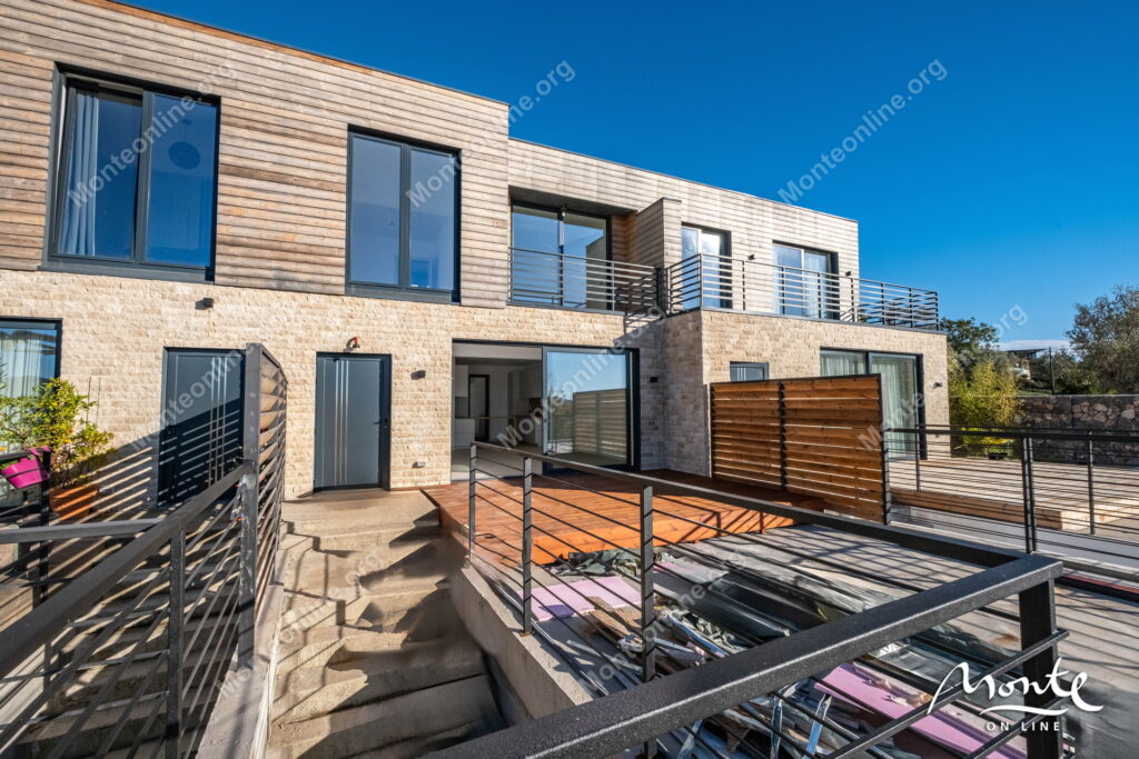 novyj taunhaus s 3 spalnyami v kavache s panoramnym vidom na more 02