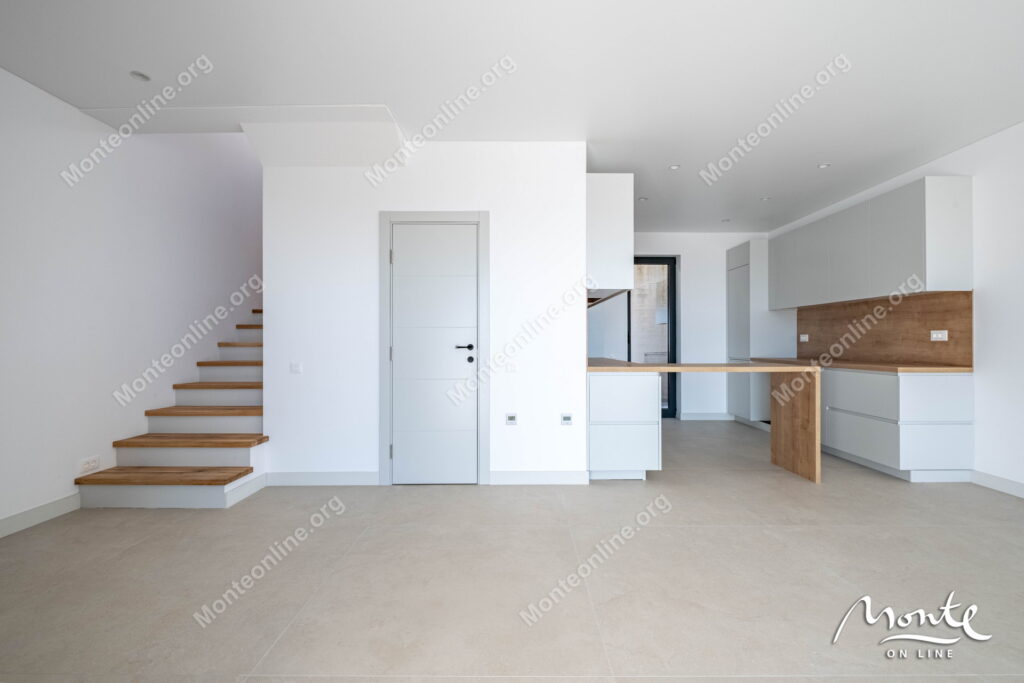 novyj taunhaus s 3 spalnyami v kavache s panoramnym vidom na more 08