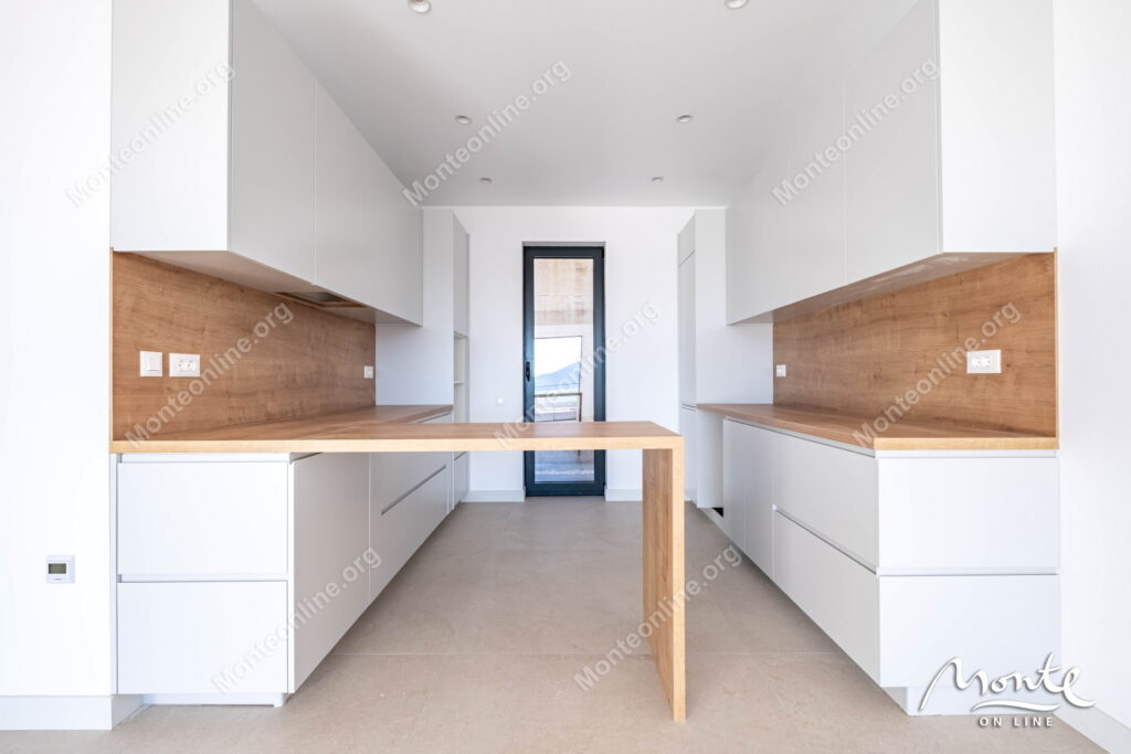 novyj taunhaus s 3 spalnyami v kavache s panoramnym vidom na more 14