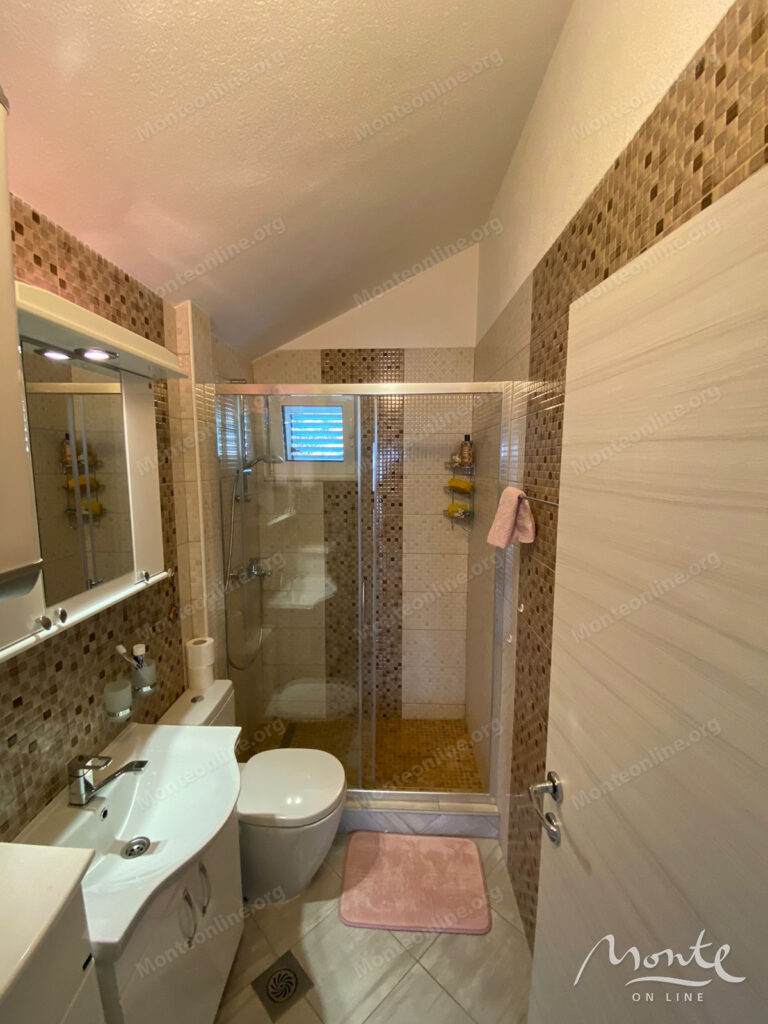 penthaus s 4 spalnyami v sveti stefane s vidom na more i gory 23