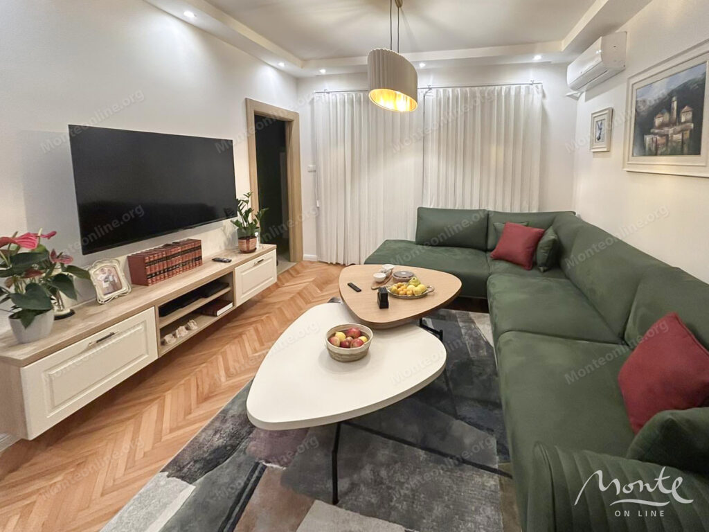 Completely renovated apartment with 2 bedrooms and 3 terraces czentr podgoricza 01