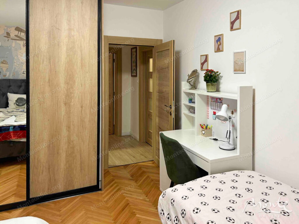 Completely renovated apartment with 2 bedrooms and 3 terraces czentr podgoricza 08